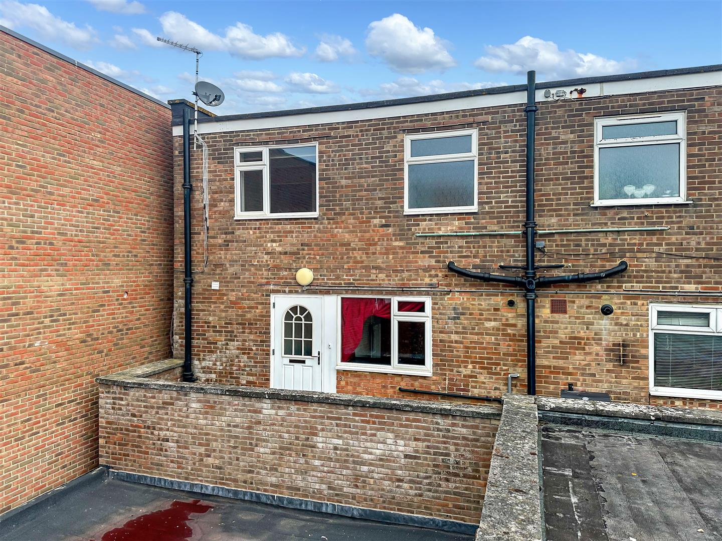 3 bedroom Maisonette For Sale