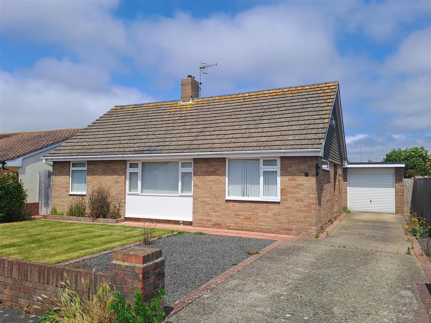 2 bedroom Detached bungalow For Sale