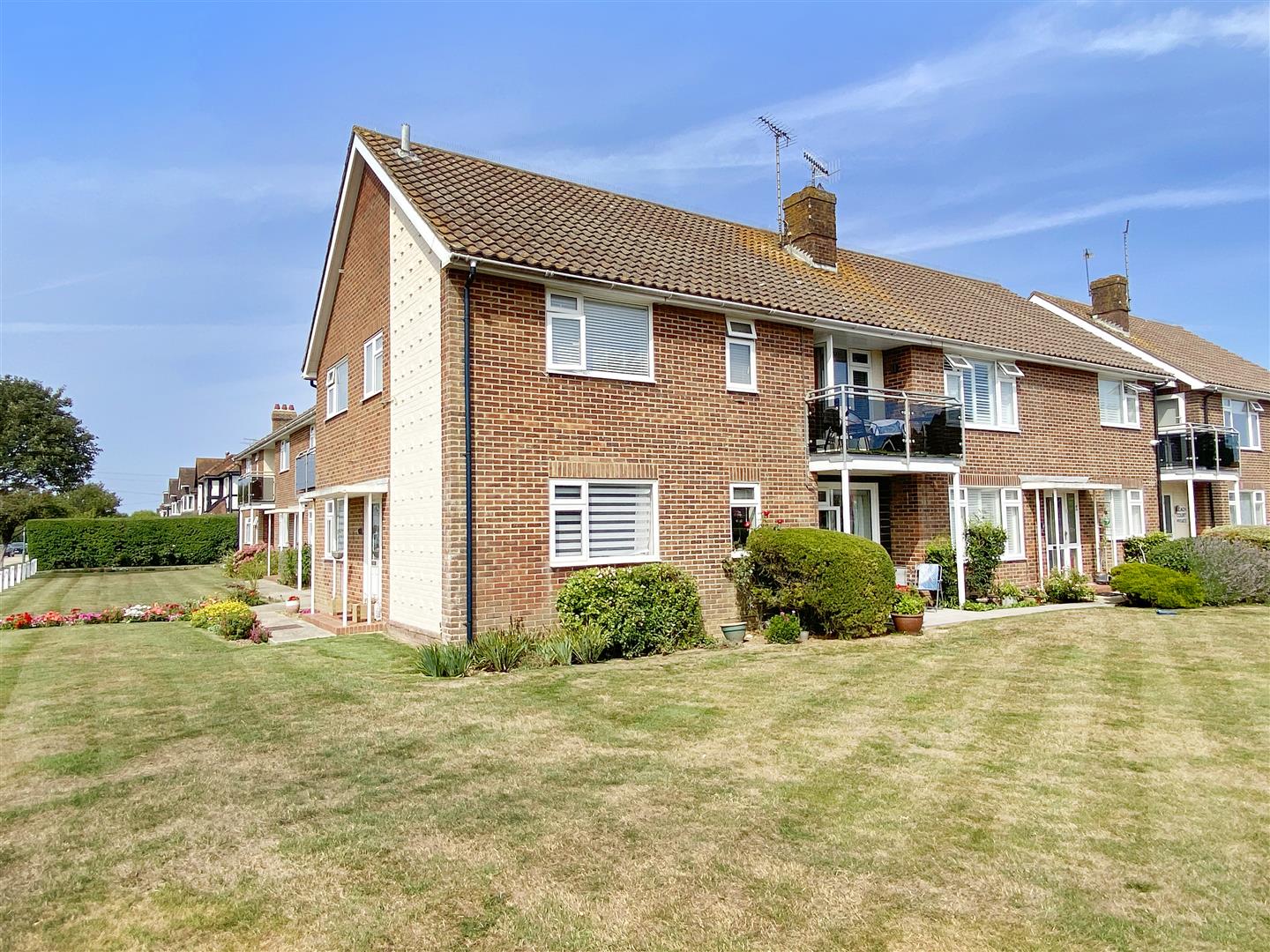 2 bedroom Apartment For Sale