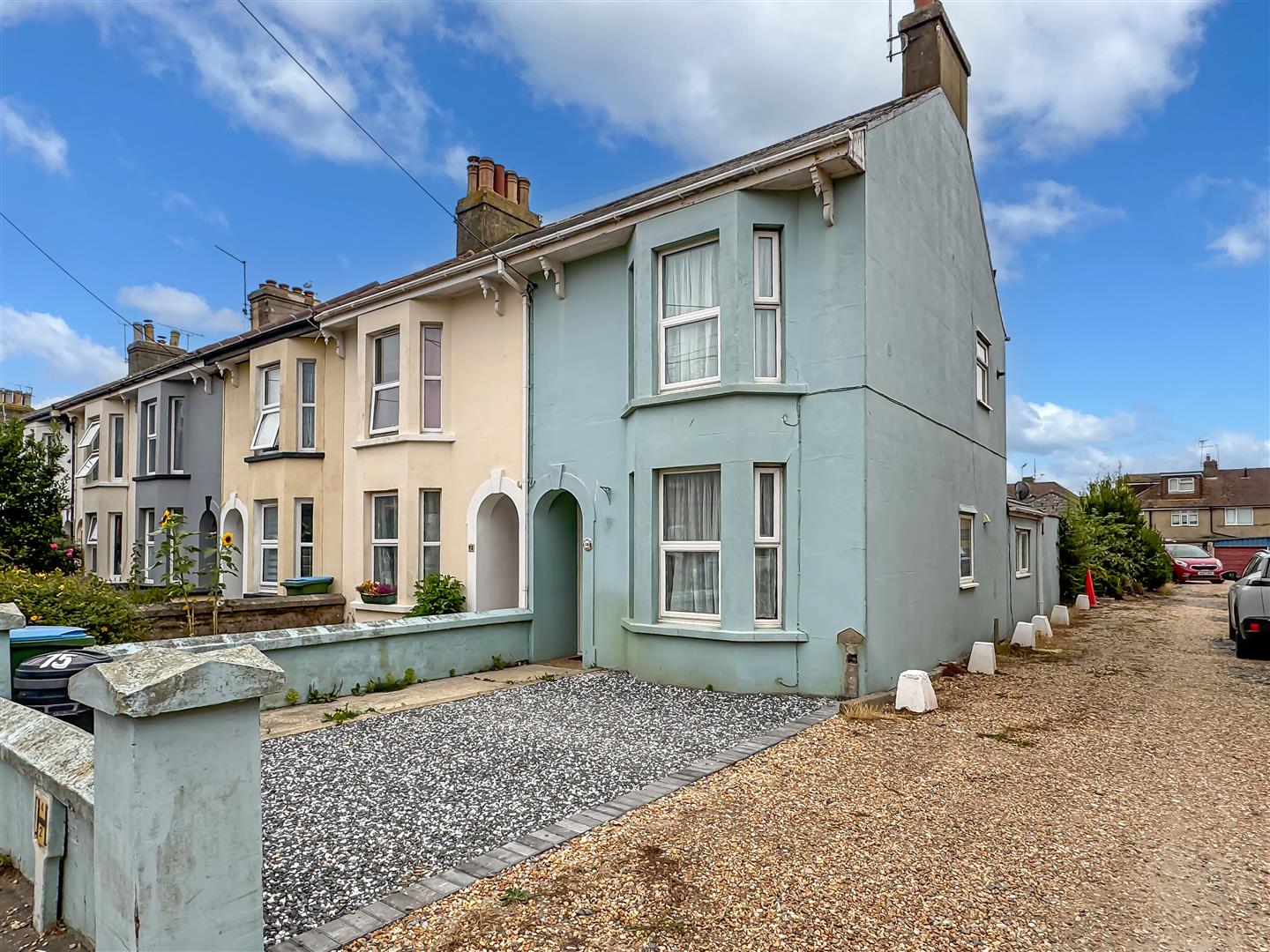 2 bedroom Cottage For Sale