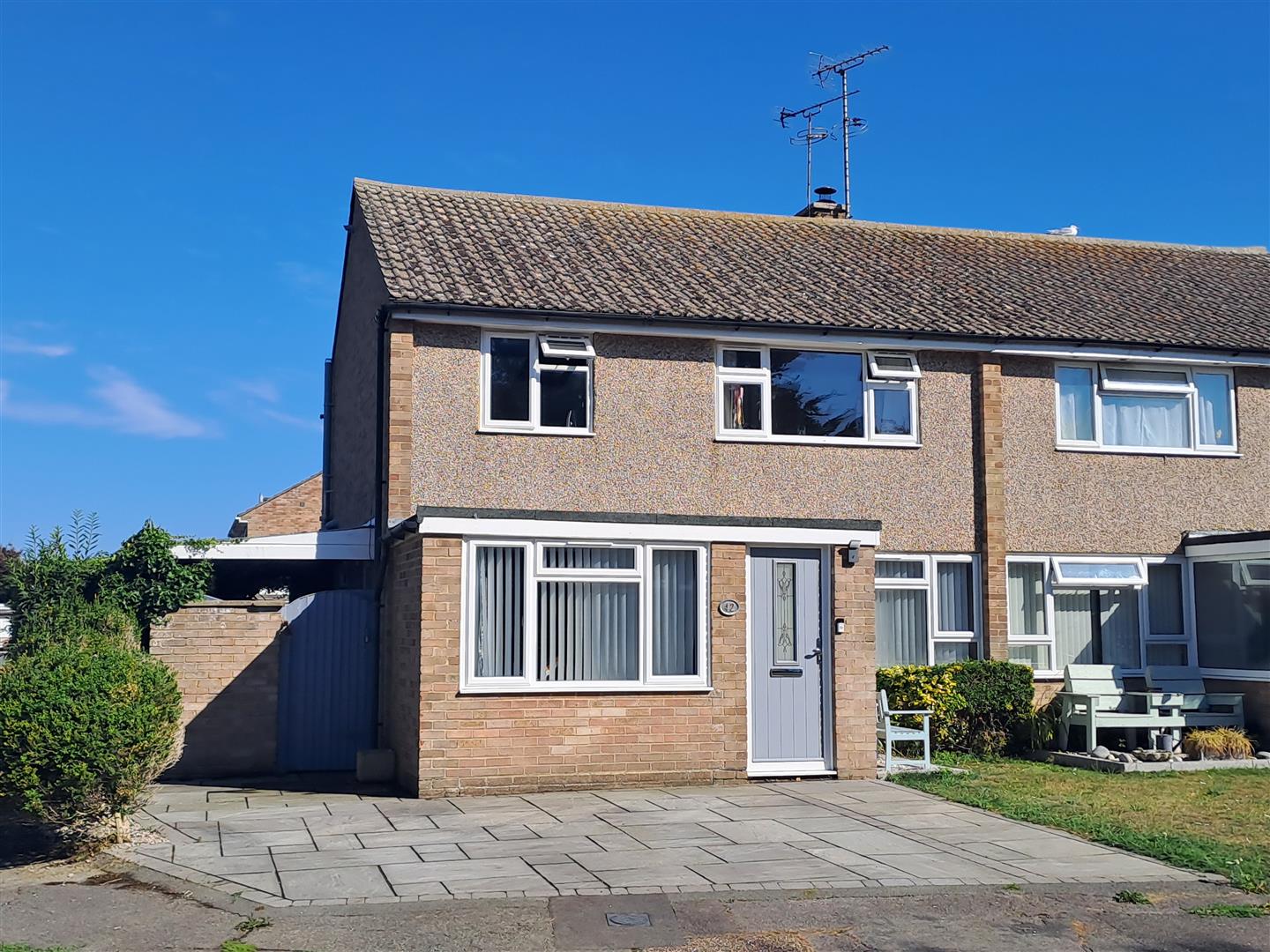 3 bedroom Semi-detached house For Sale