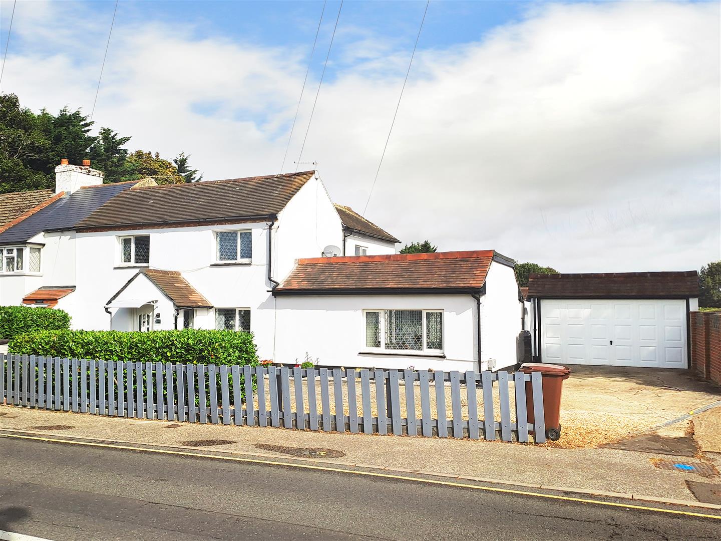 4 bedroom Cottage For Sale