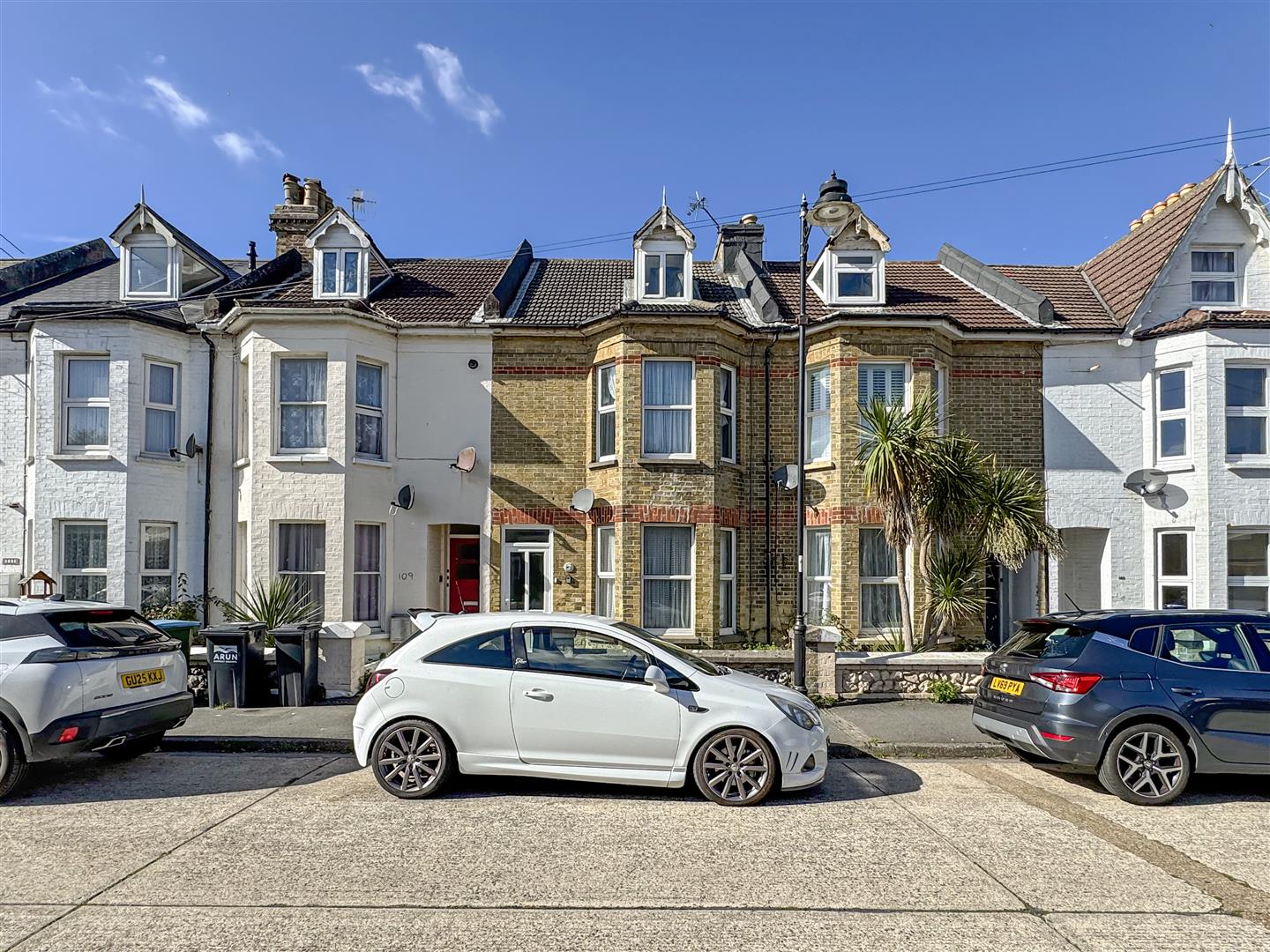 5 bedroom Terraced House For Sale