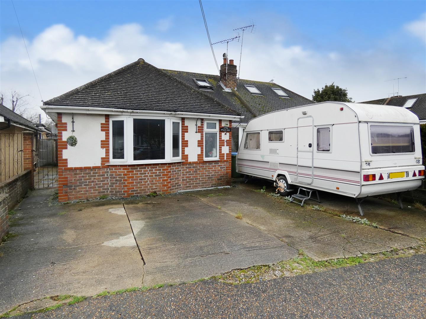3 bedroom Detached bungalow For Sale