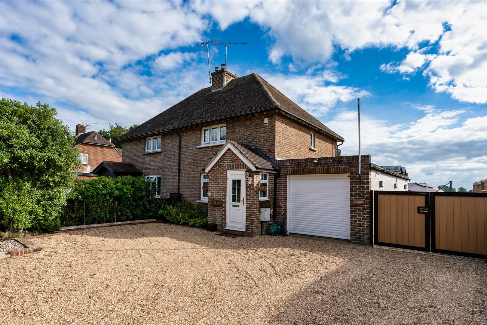 3 bedroom Cottage For Sale