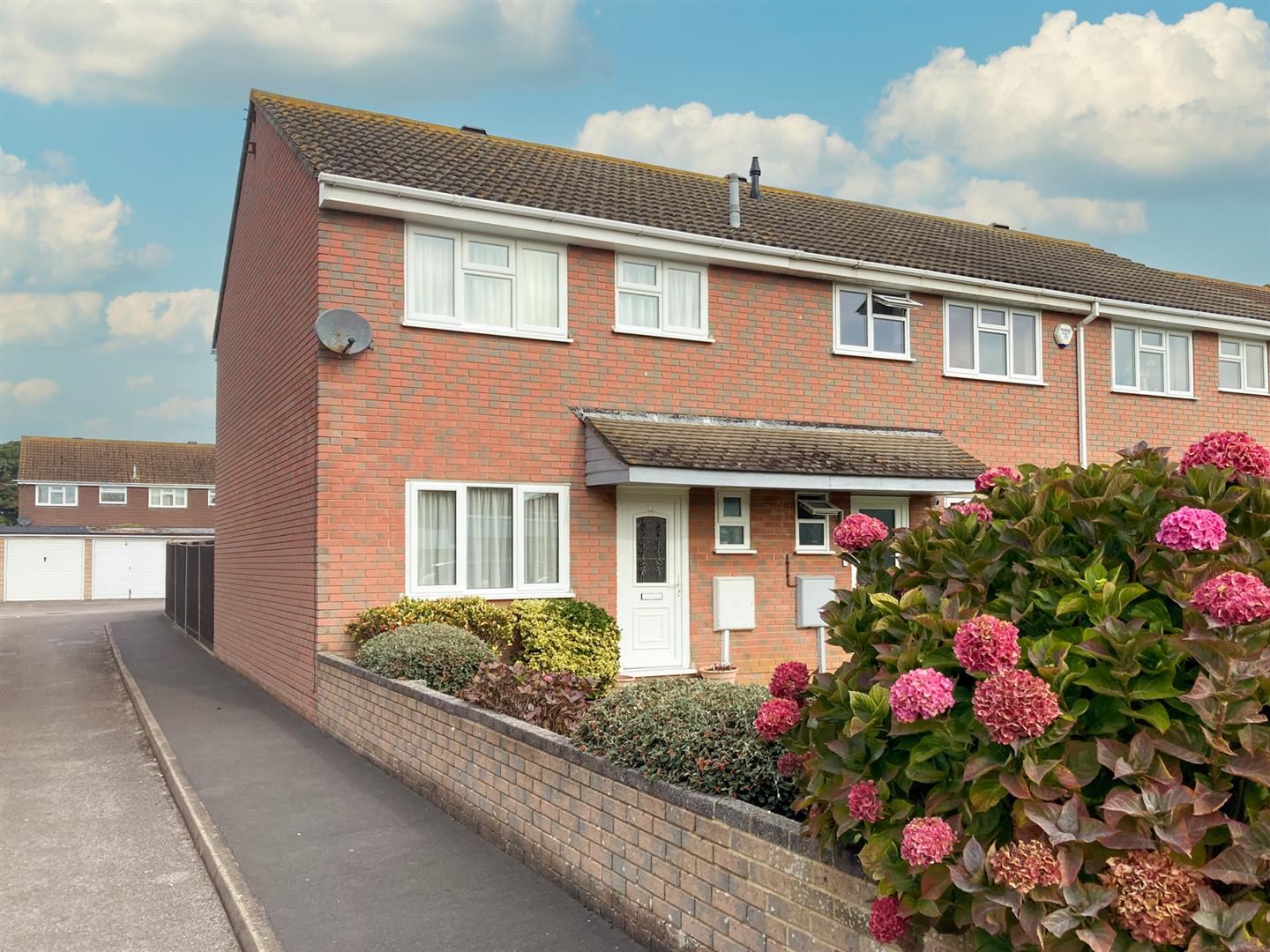 3 bedroom End of terrace house For Sale