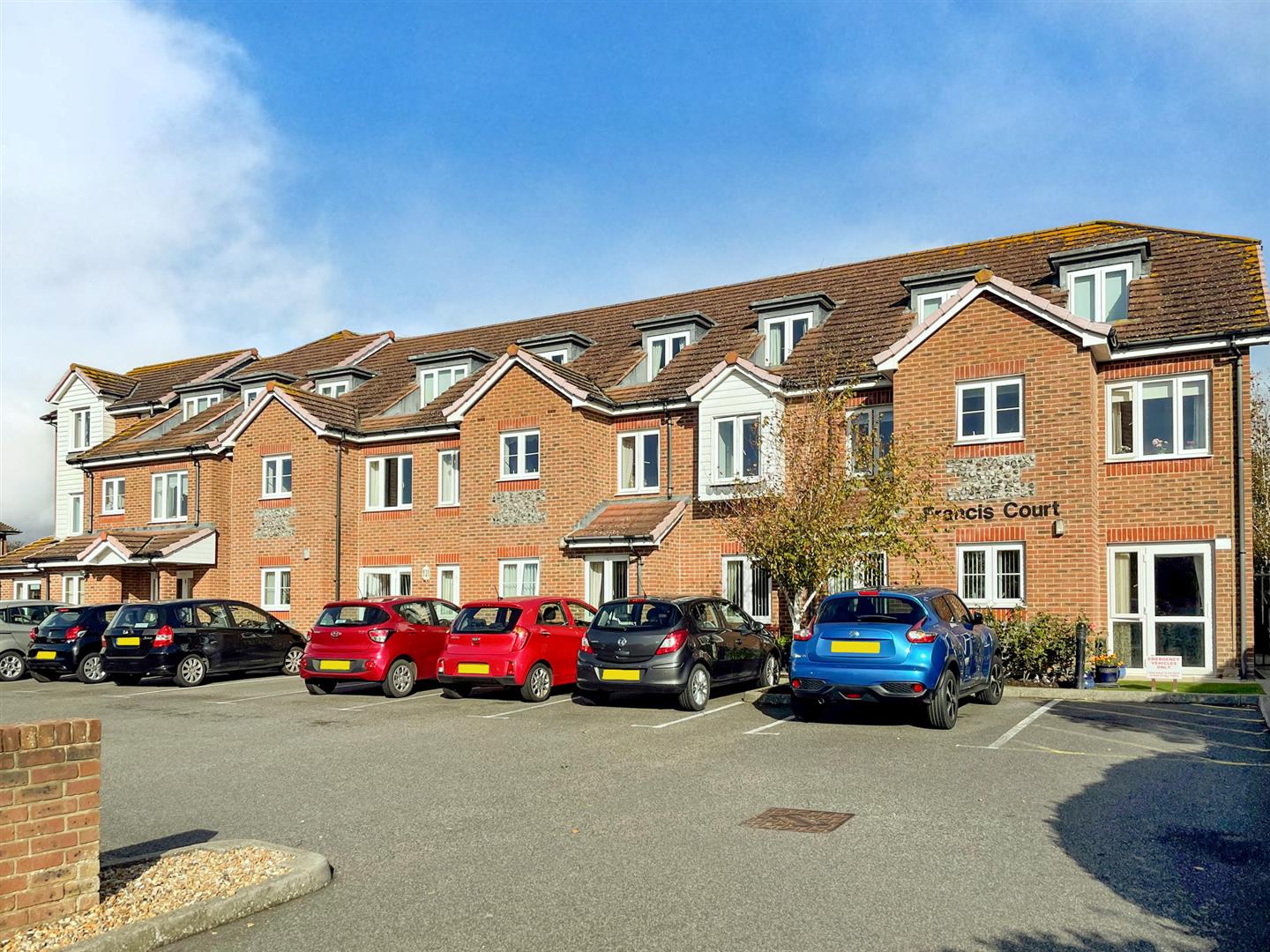 1 bedroom Apartment For Sale