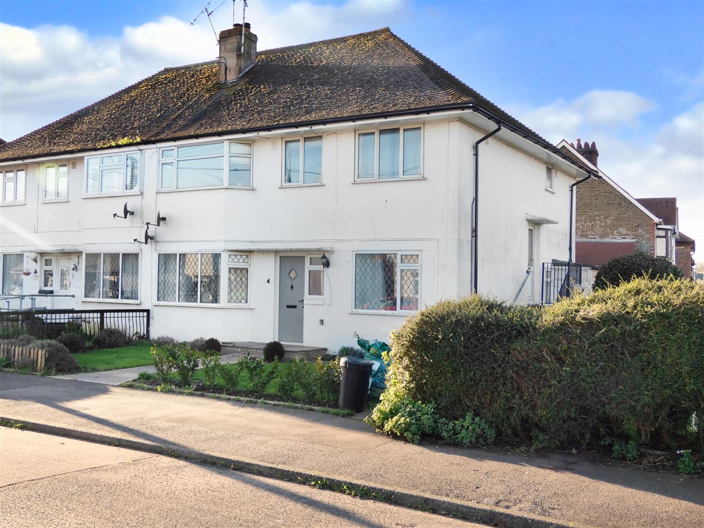 2 bedroom Apartment For Sale