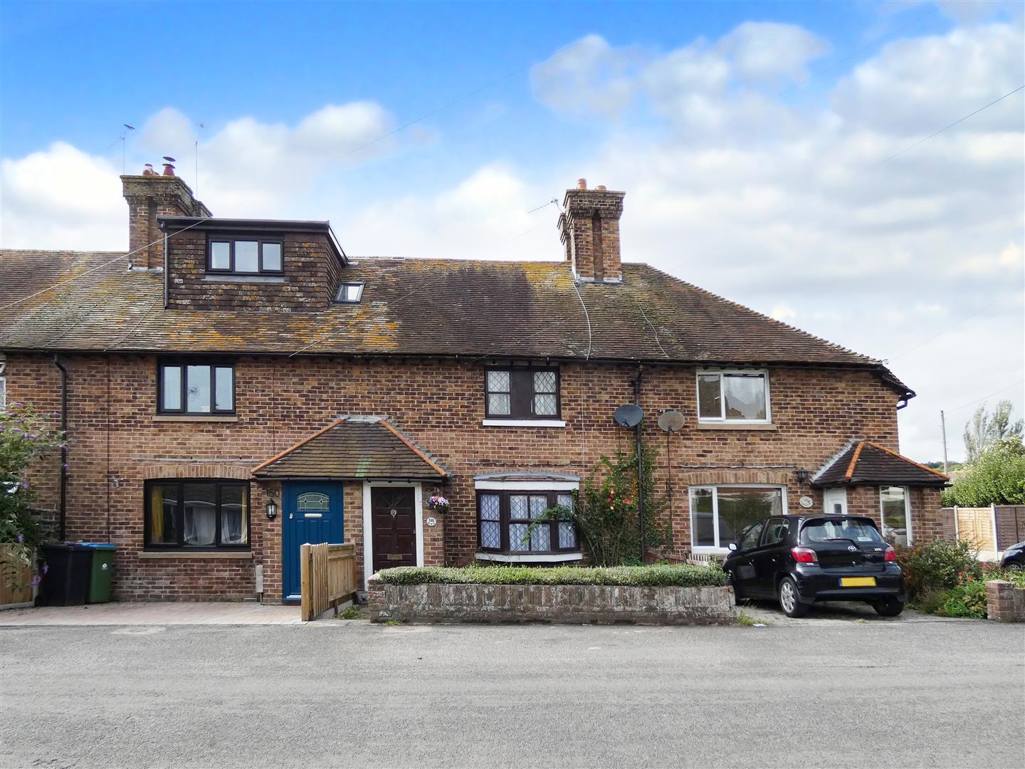 2 bedroom Cottage For Sale