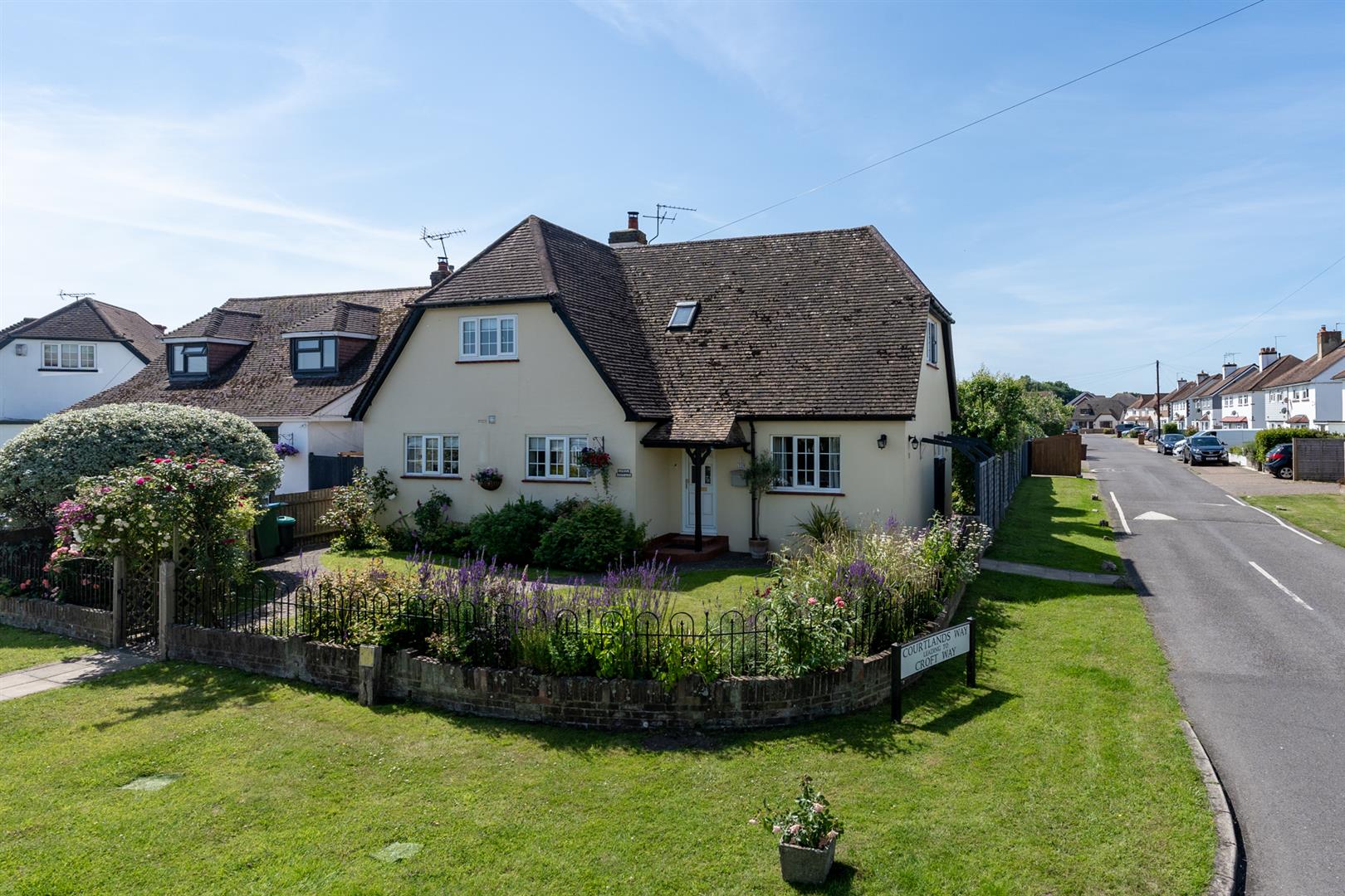 3 bedroom Detached house For Sale