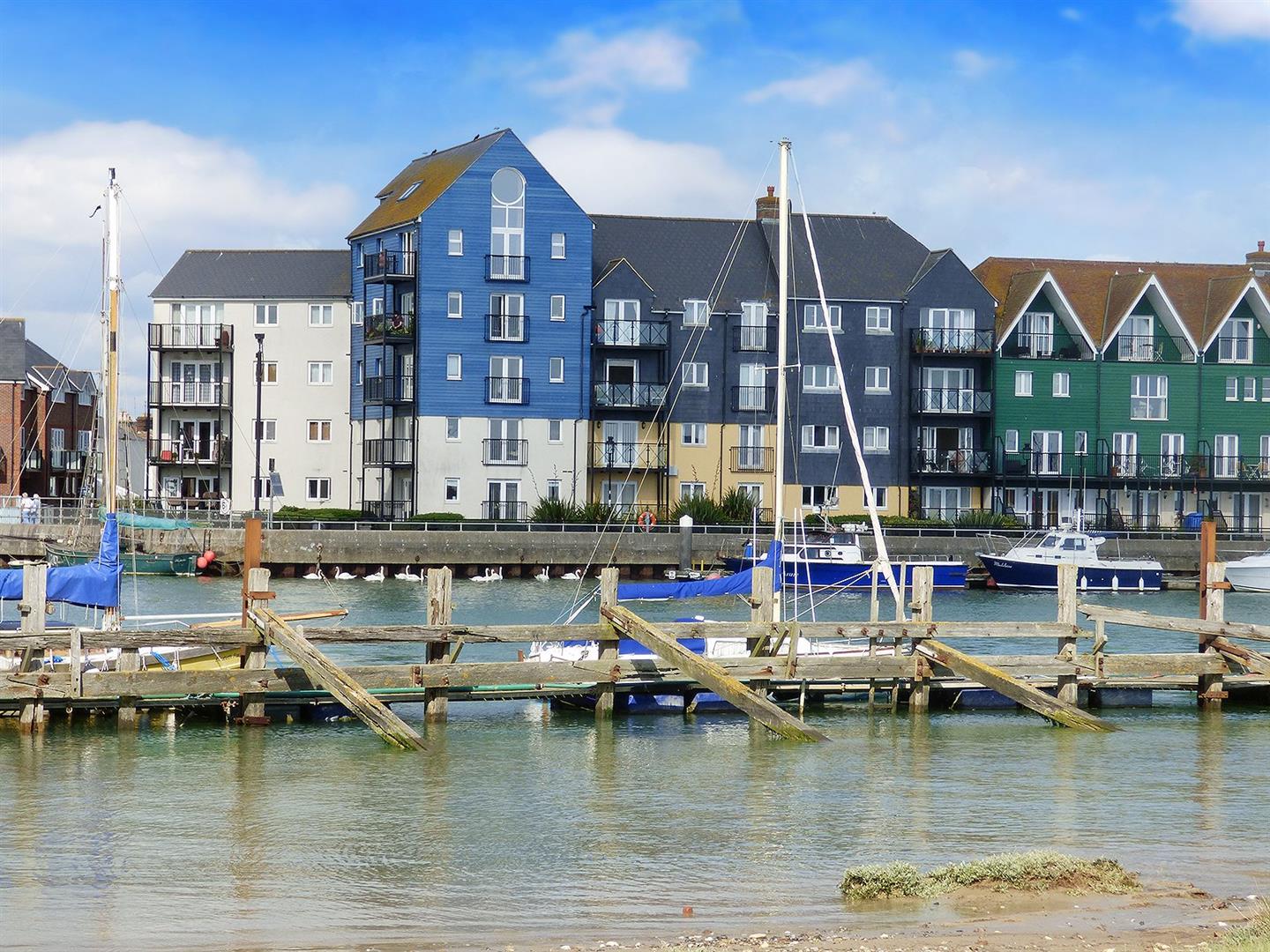 2 bedroom Apartment For Sale