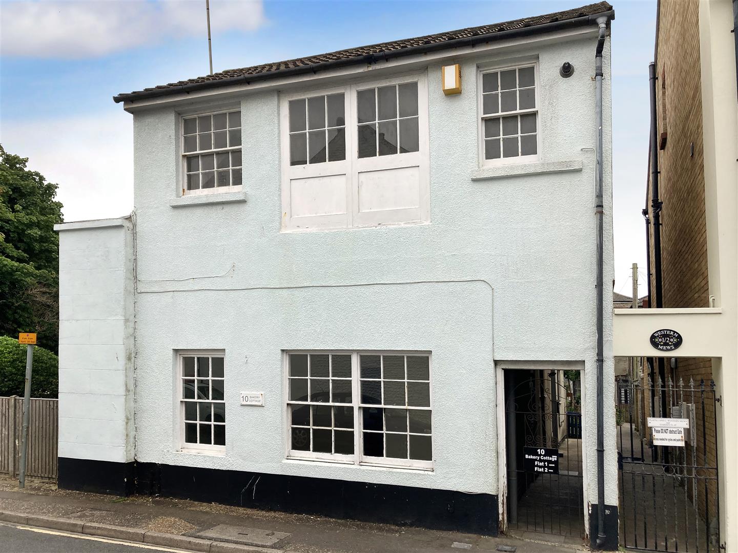 1 bedroom Cottage For Sale