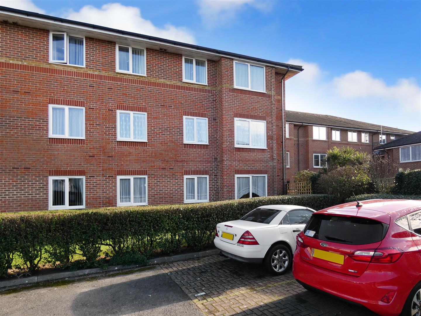 2 bedroom Apartment For Sale
