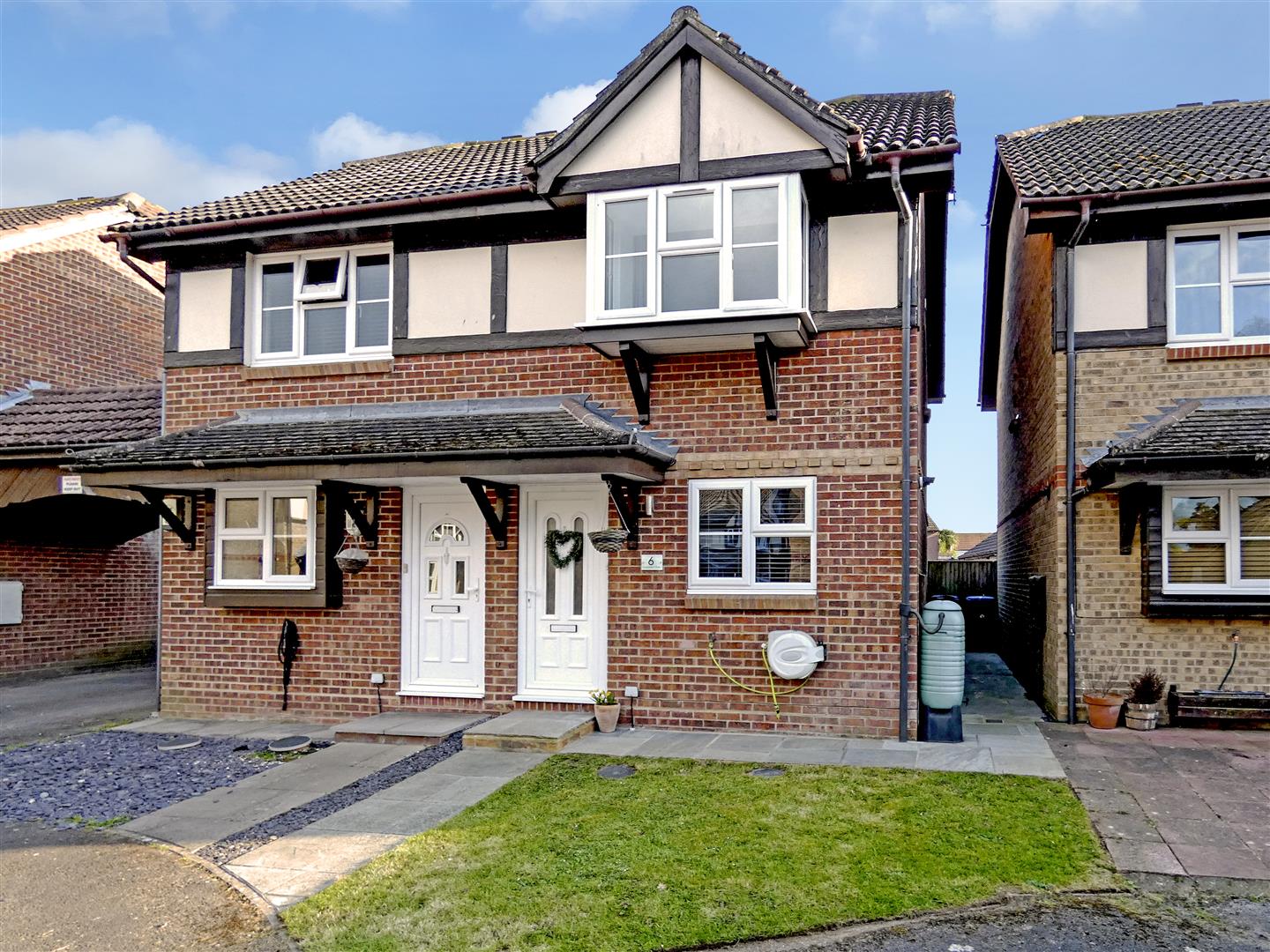 2 bedroom Semi-detached house For Sale