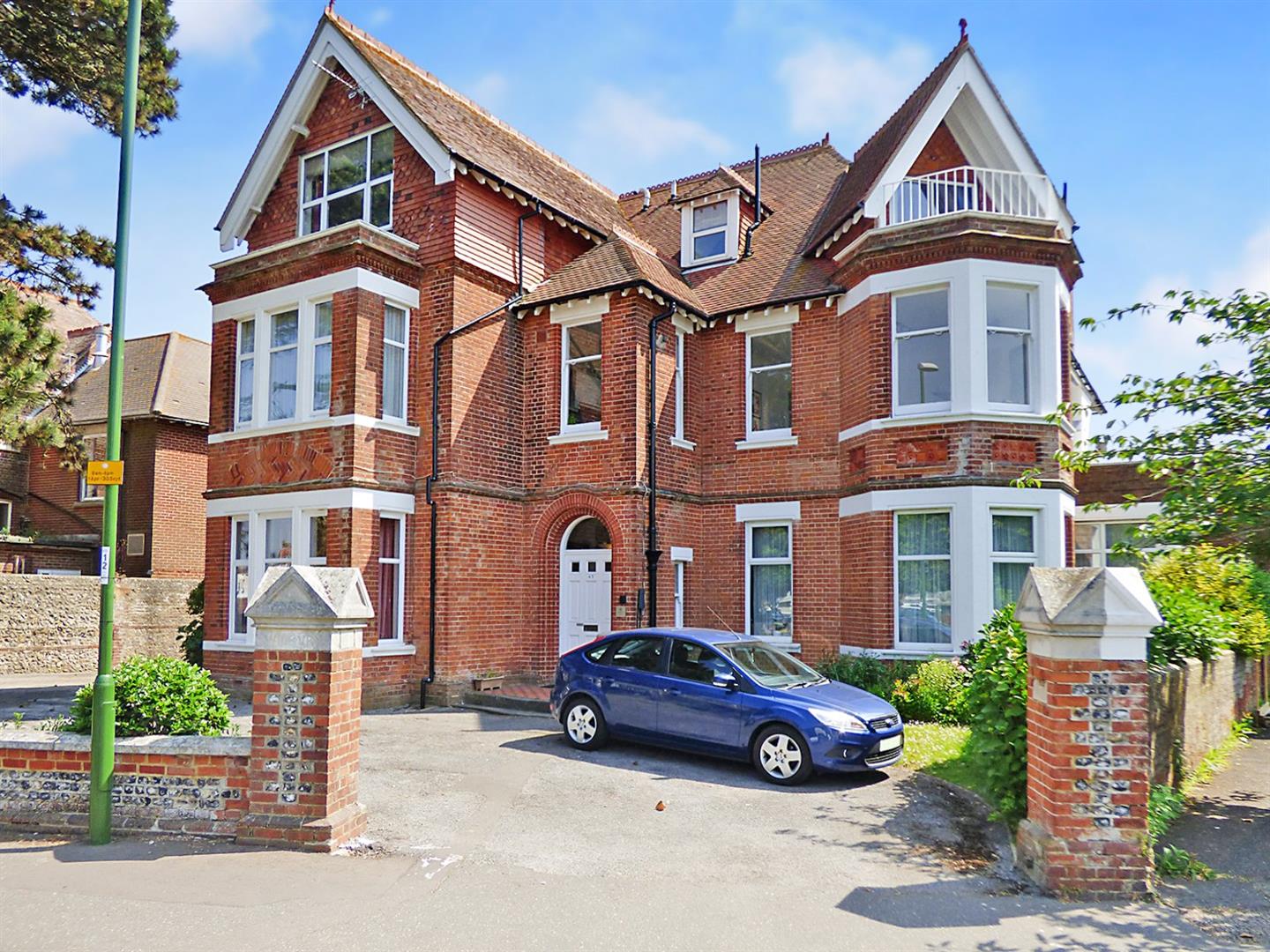 1 bedroom Flat For Sale