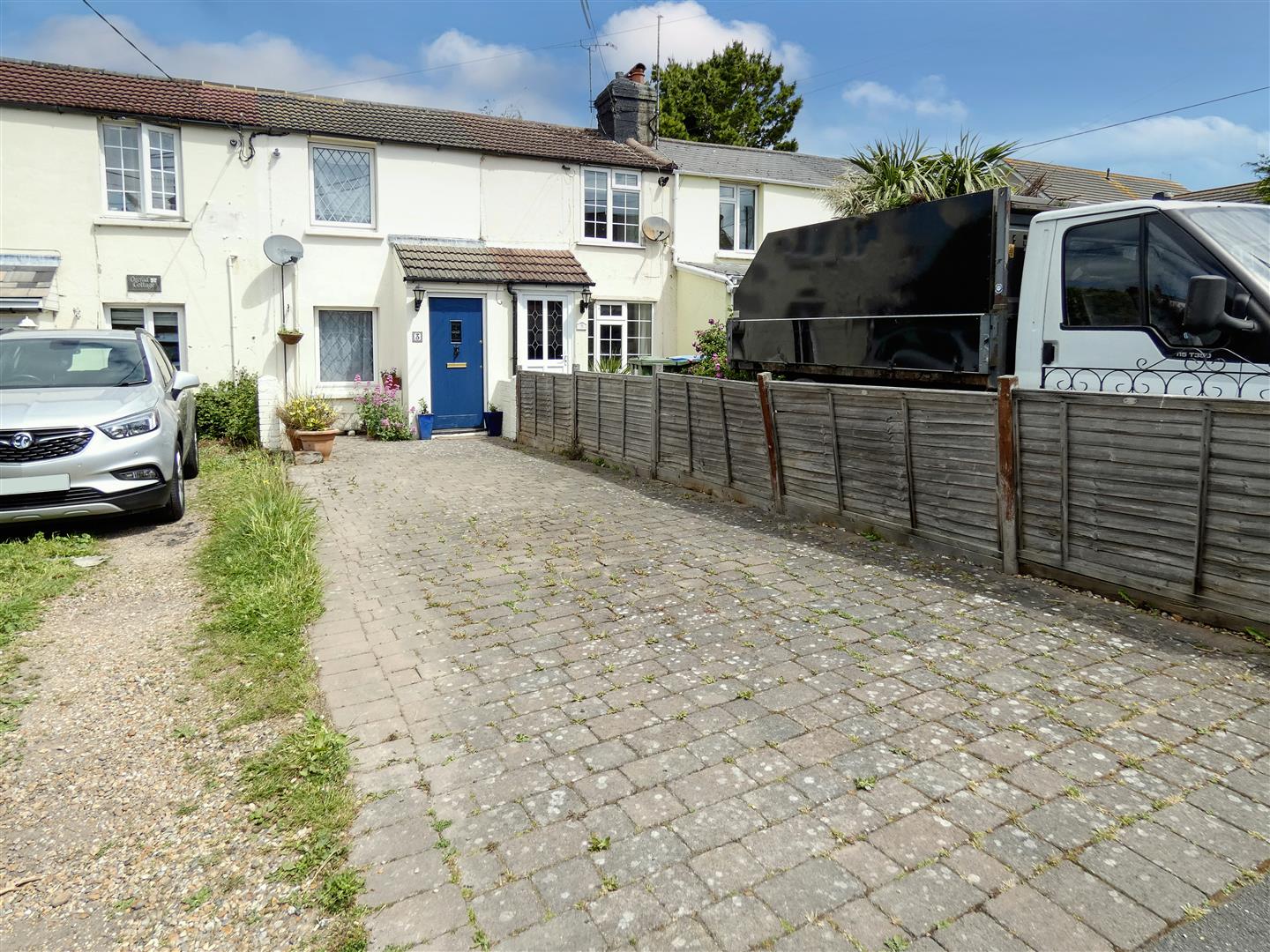 2 bedroom Cottage For Sale