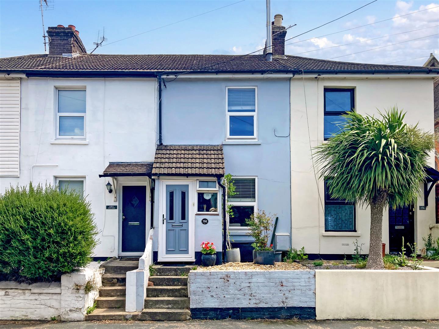 2 bedroom Cottage For Sale