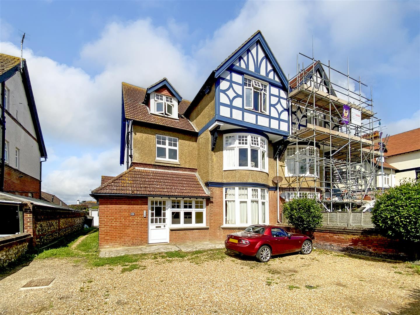 2 bedroom Flat For Sale
