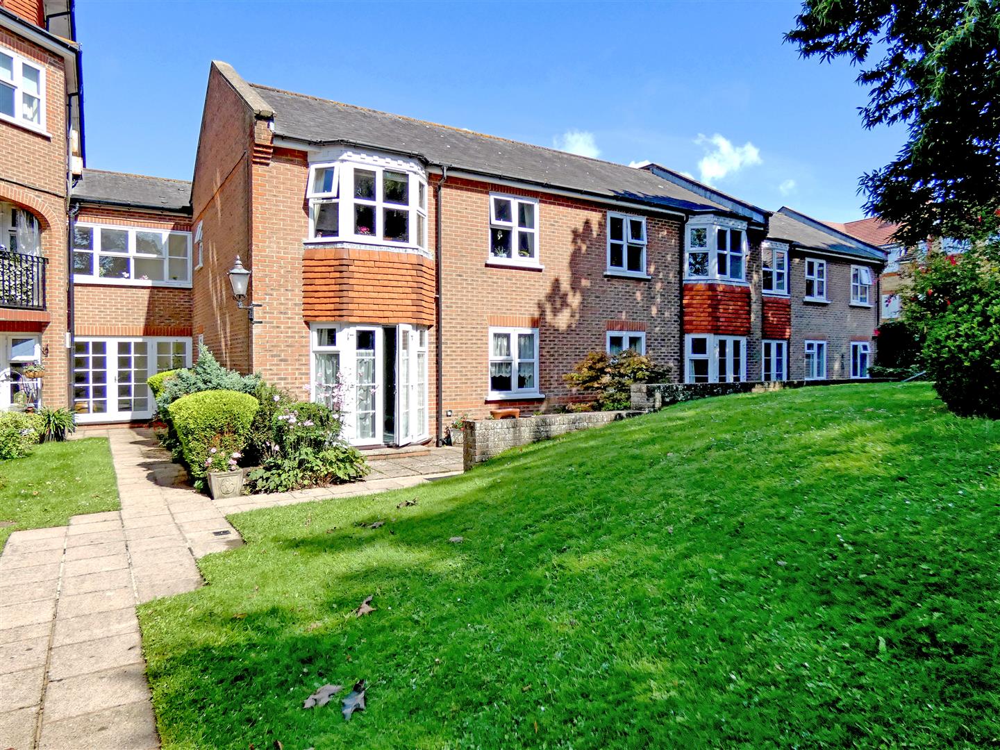 1 bedroom Apartment For Sale