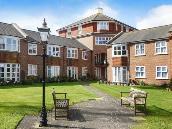 1 bedroom Apartment For Sale