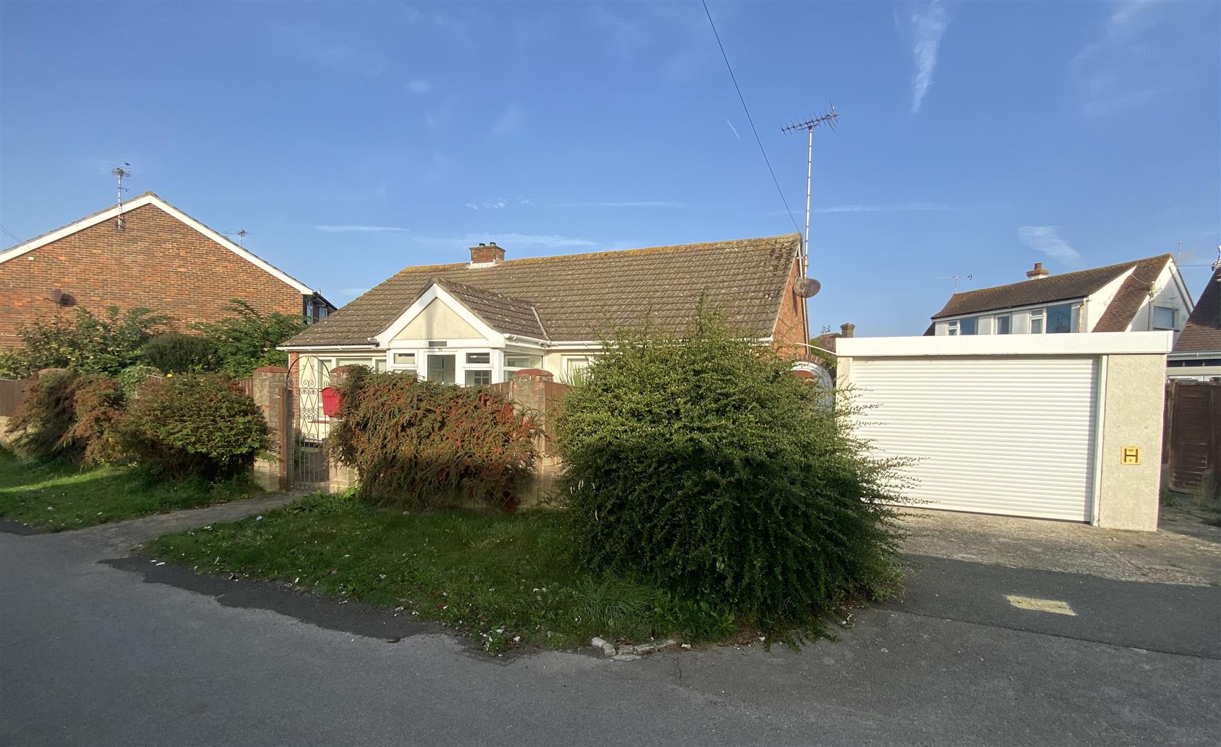 2 bedroom Detached bungalow For Sale
