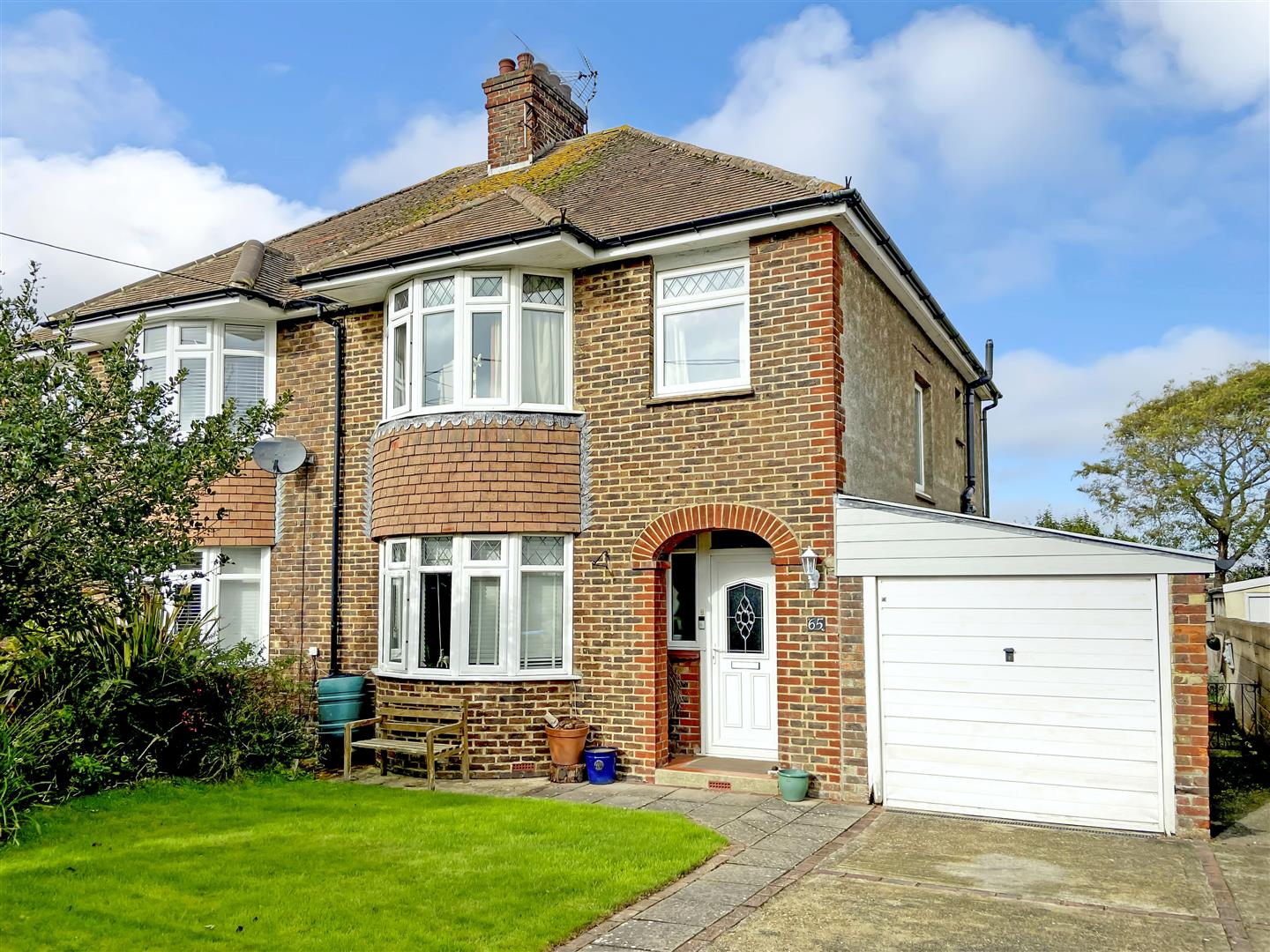 3 bedroom Semi-detached house For Sale