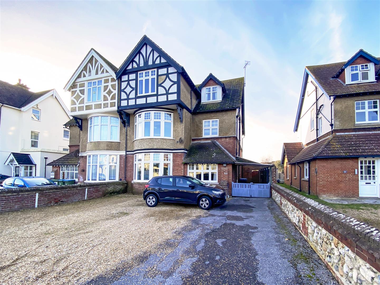 6 bedroom Semi-detached house For Sale