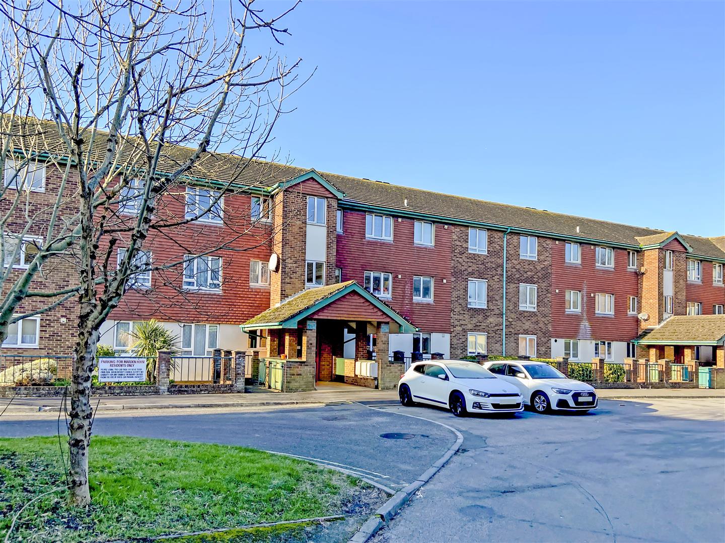 2 bedroom Apartment For Sale