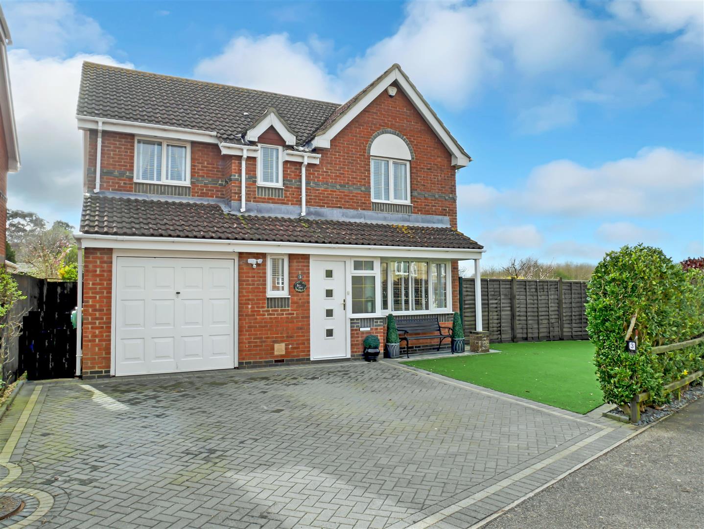 4 bedroom Detached house For Sale