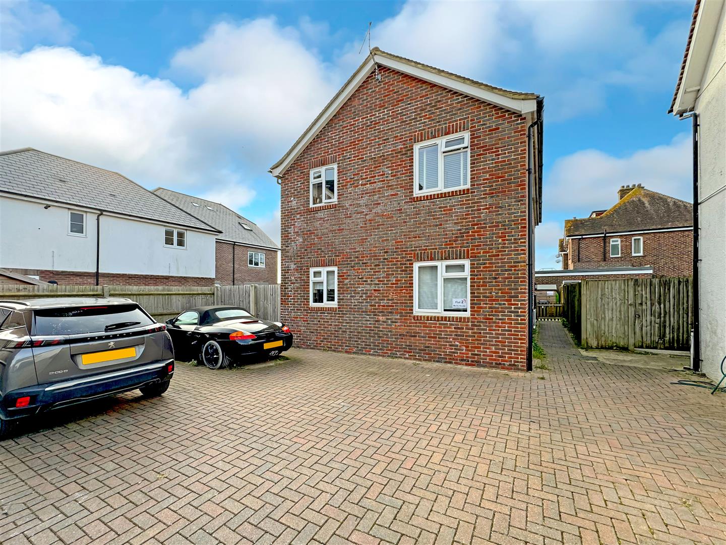 2 bedroom Apartment For Sale