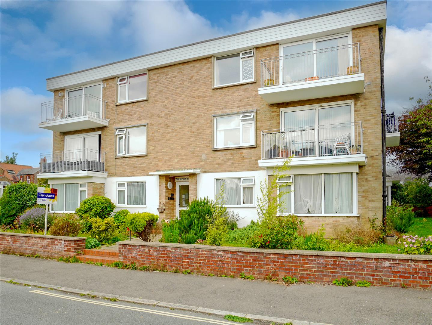 1 bedroom Flat For Sale