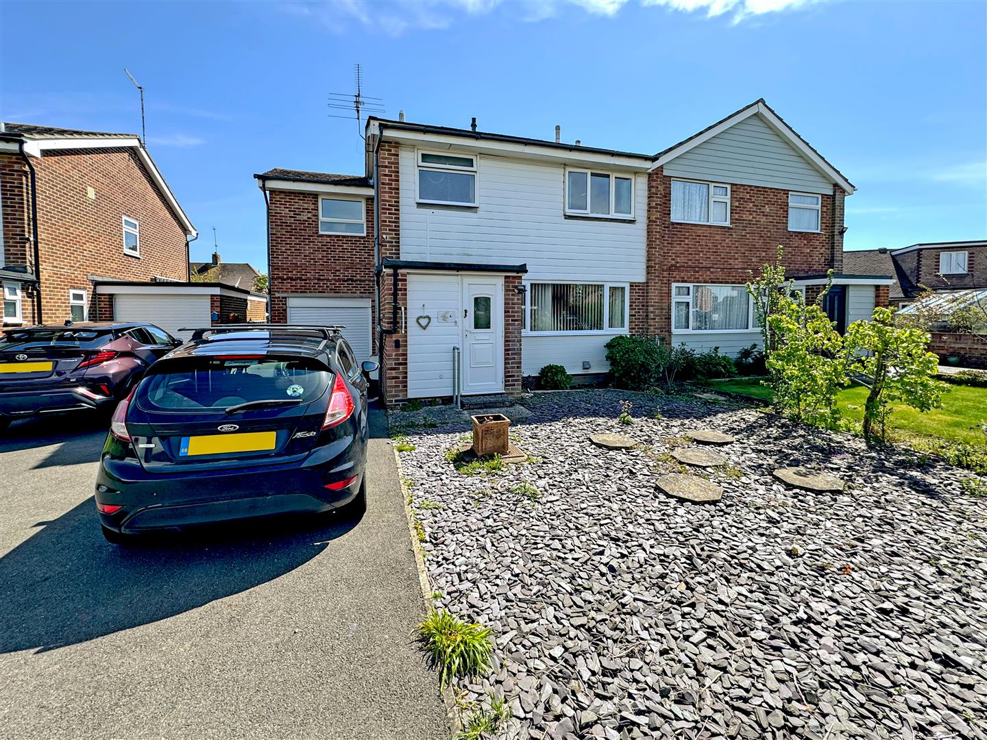 4 bedroom Semi-detached house For Sale