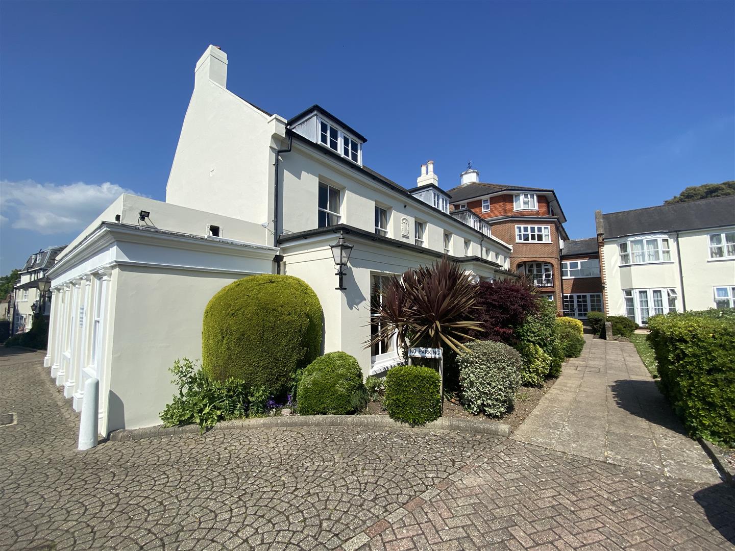1 bedroom Apartment For Sale