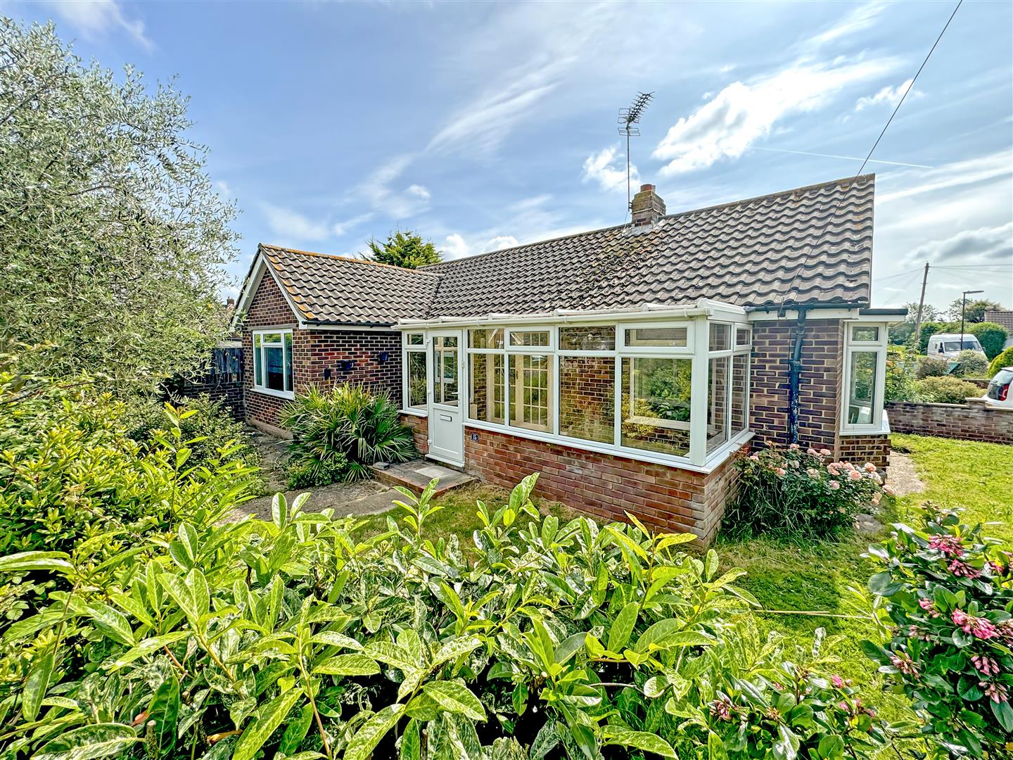 2 bedroom Detached bungalow For Sale