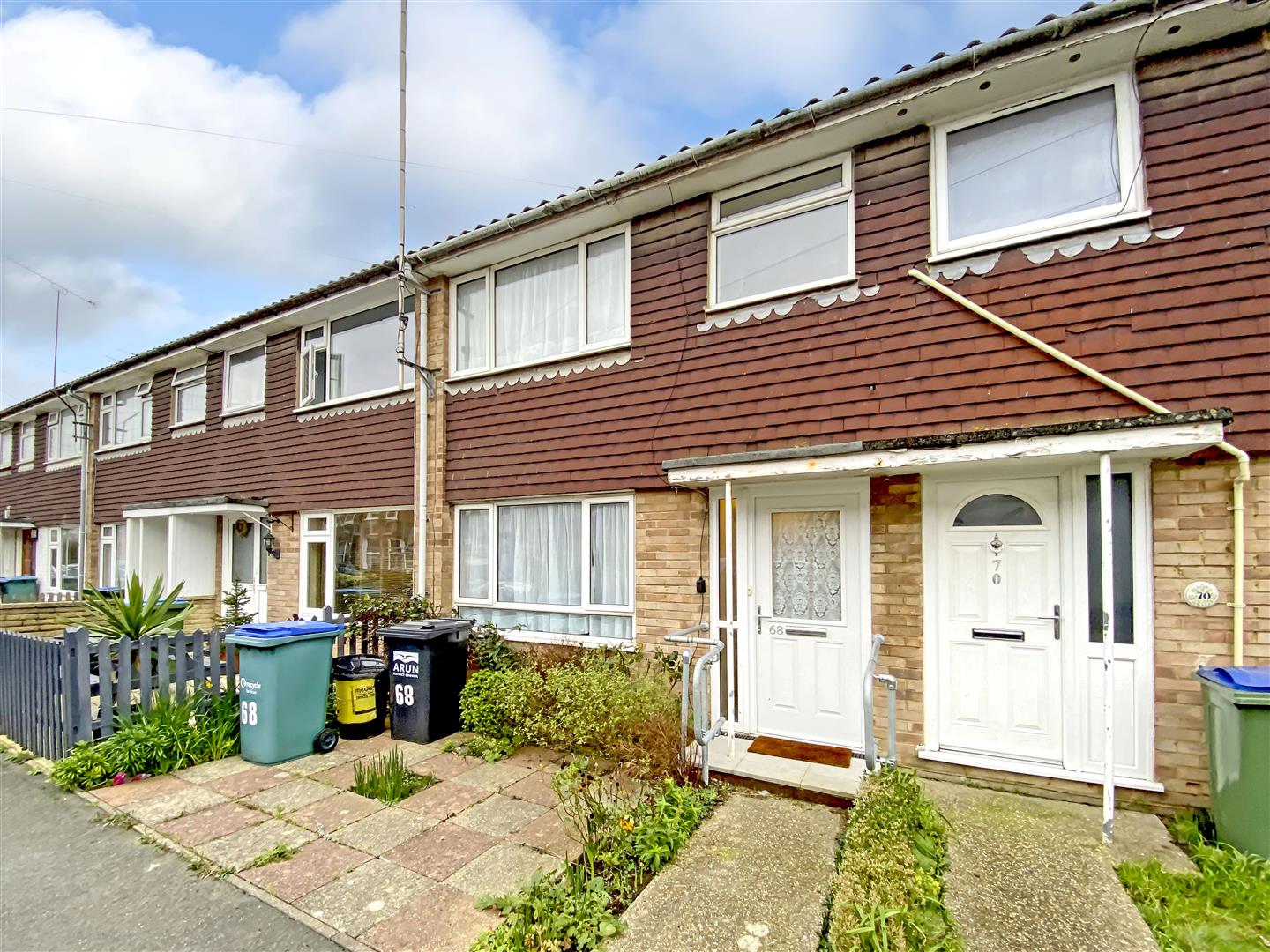 3 bedroom Terraced House For Sale