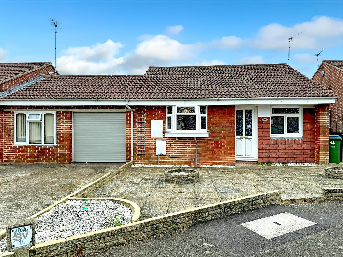 2 bedroom Detached bungalow For Sale