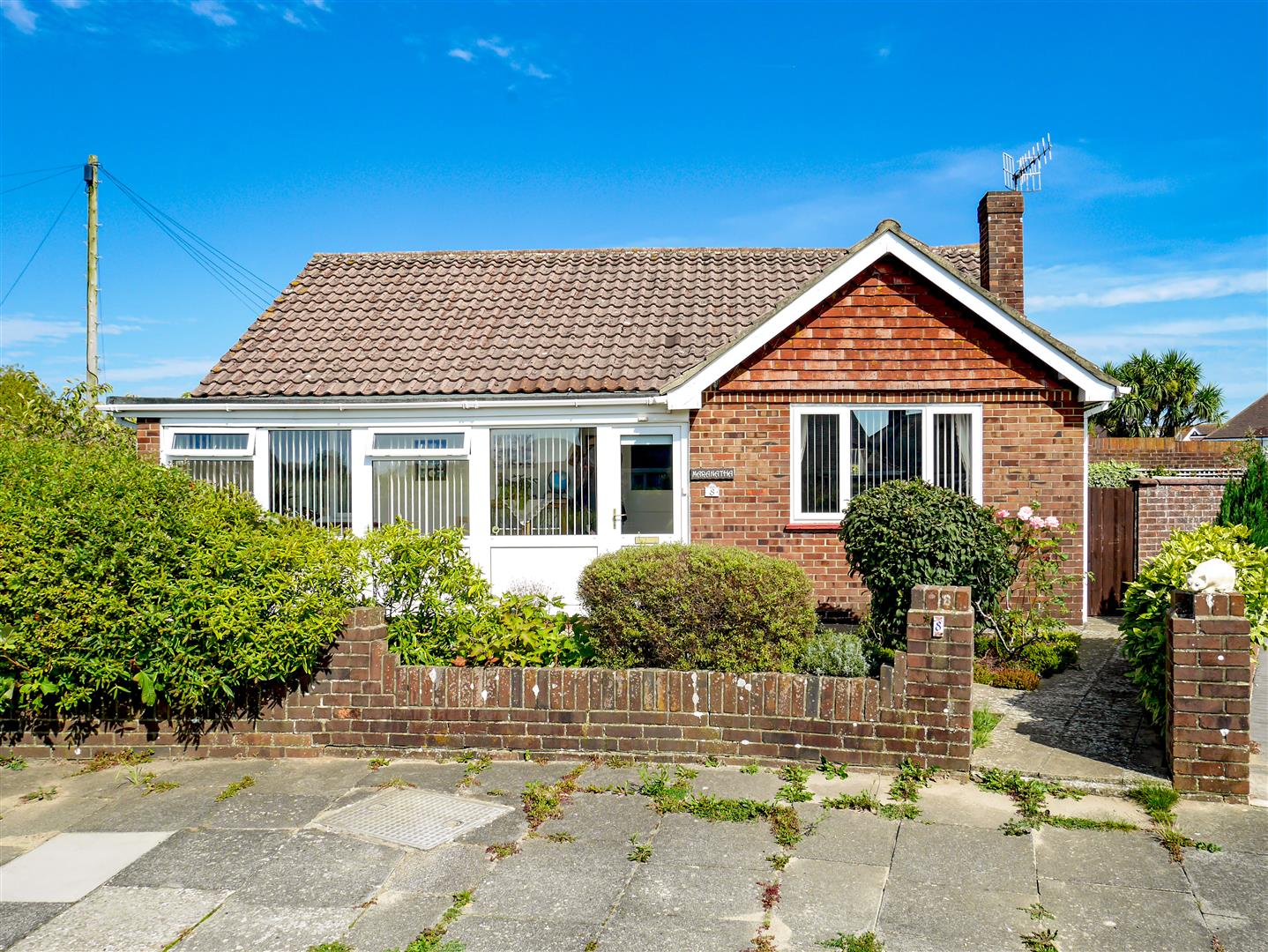 2 bedroom Detached bungalow For Sale
