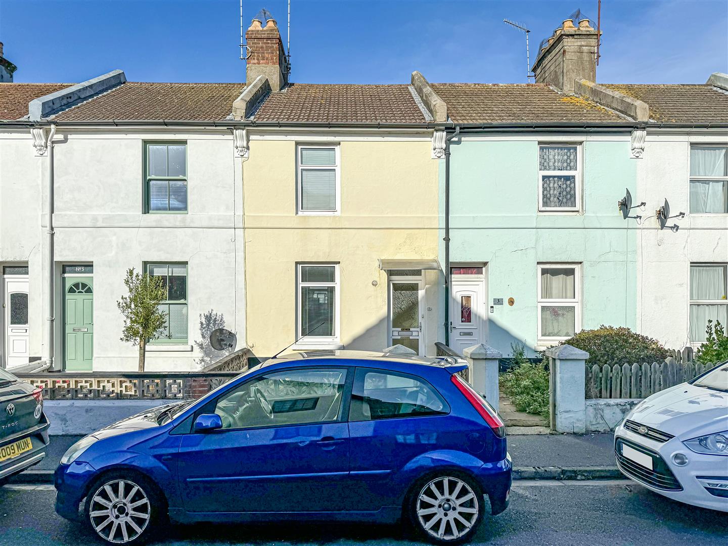 2 bedroom Cottage For Sale