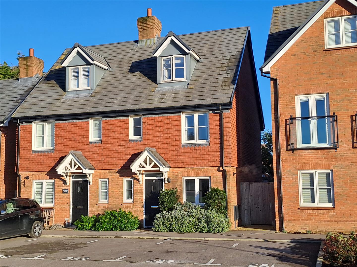 3 bedroom Semi-detached house For Sale