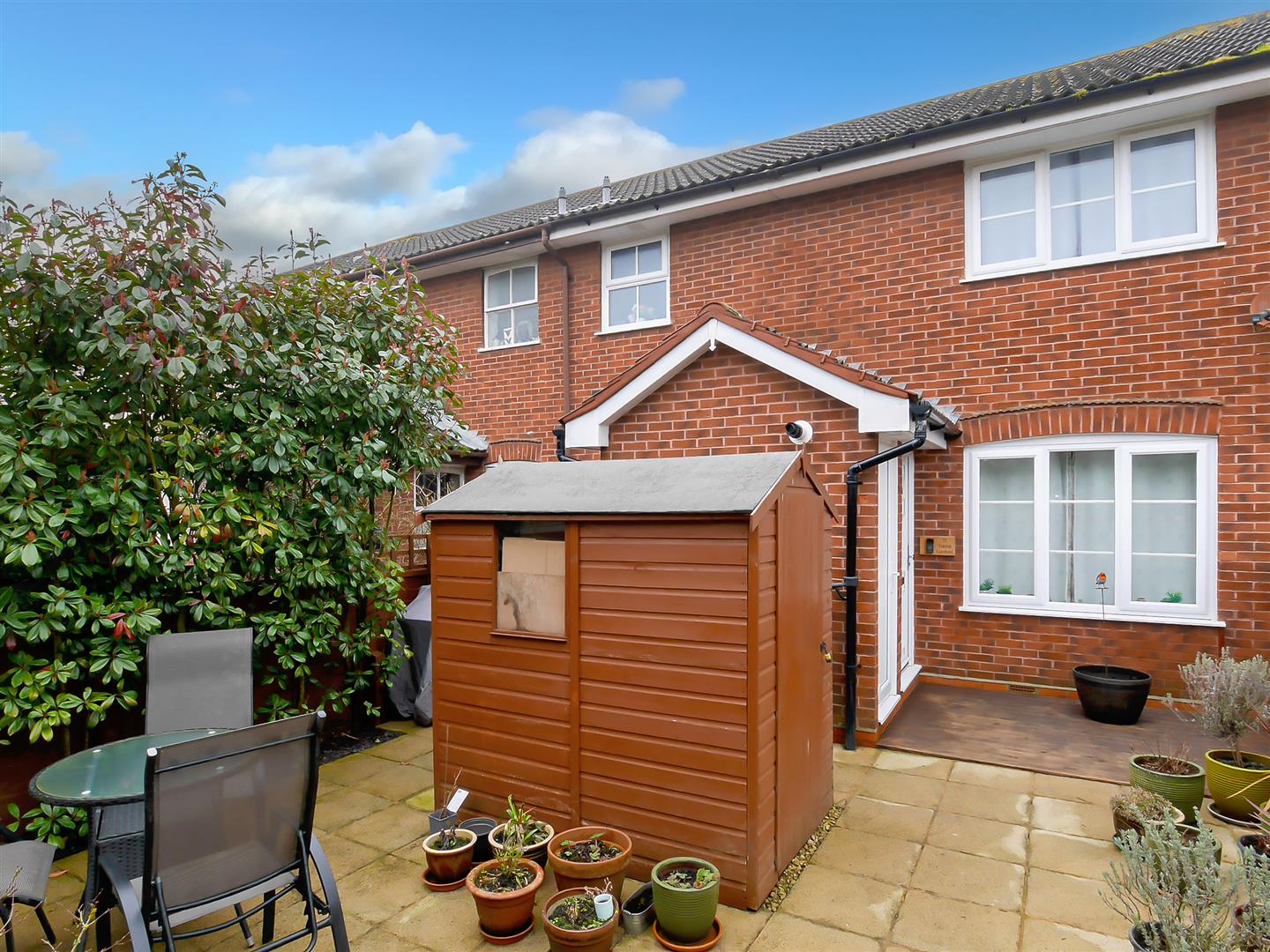1 bedroom House (unspecified) For Sale
