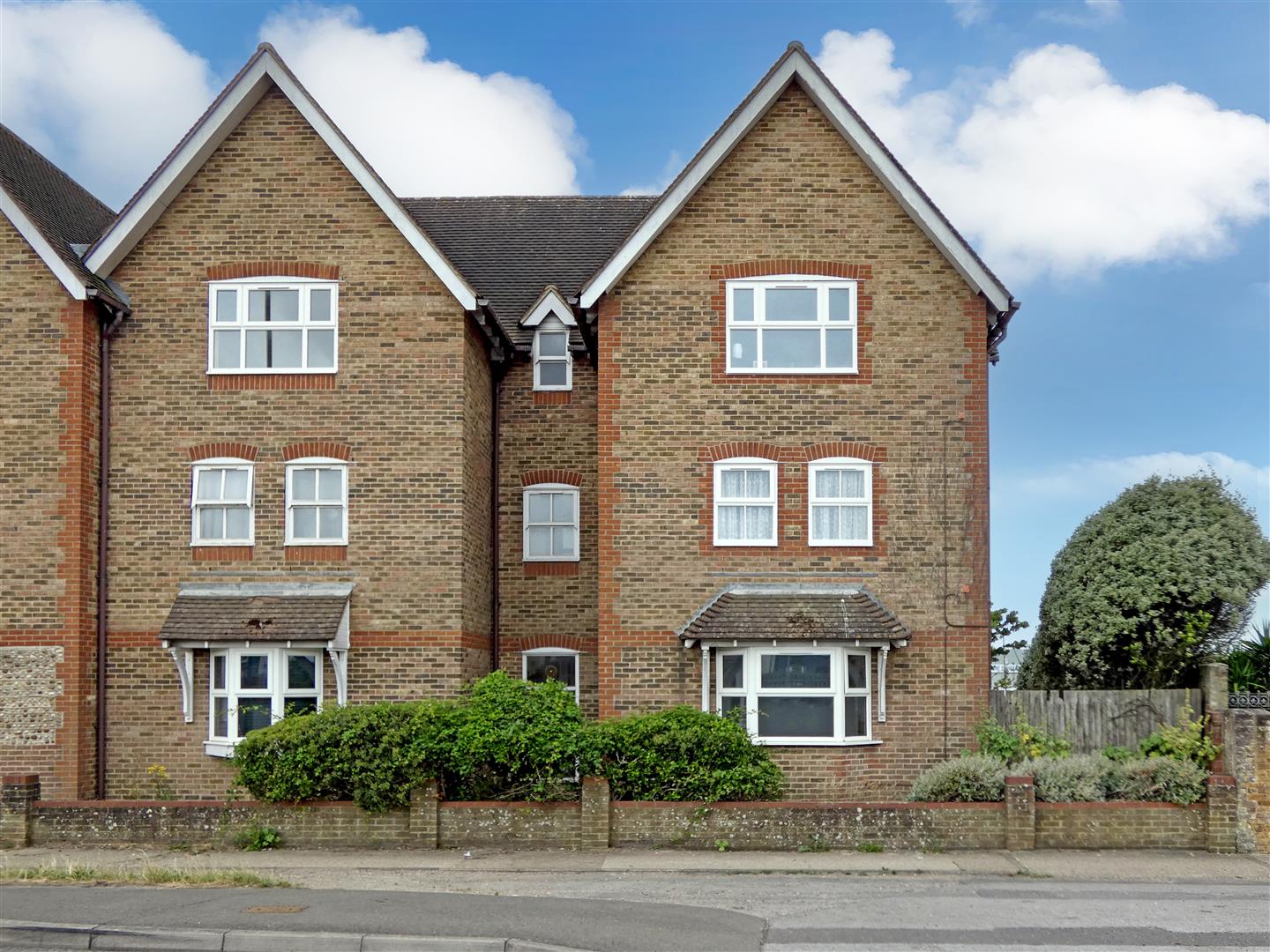 1 bedroom Apartment For Sale
