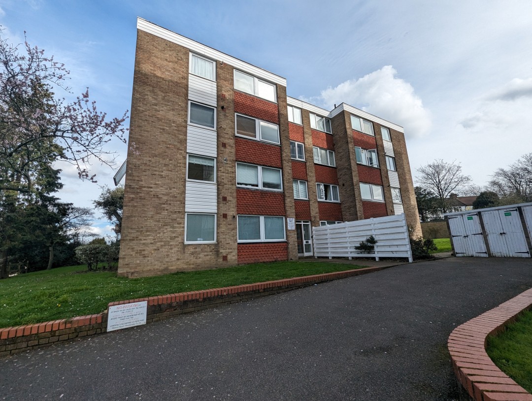 1 bedroom Flat For Sale