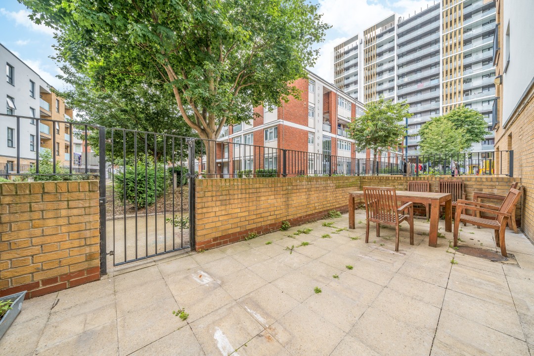1 bedroom Flat For Sale