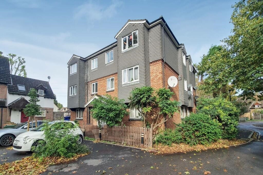 1 bedroom Flat For Sale
