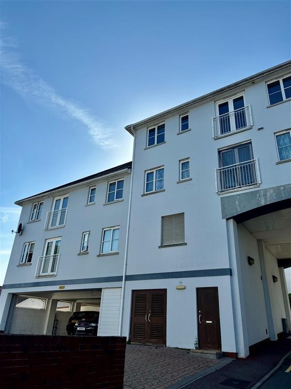 2 bedroom Flat Sold