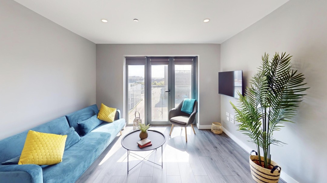 2 bedroom Flat For Sale