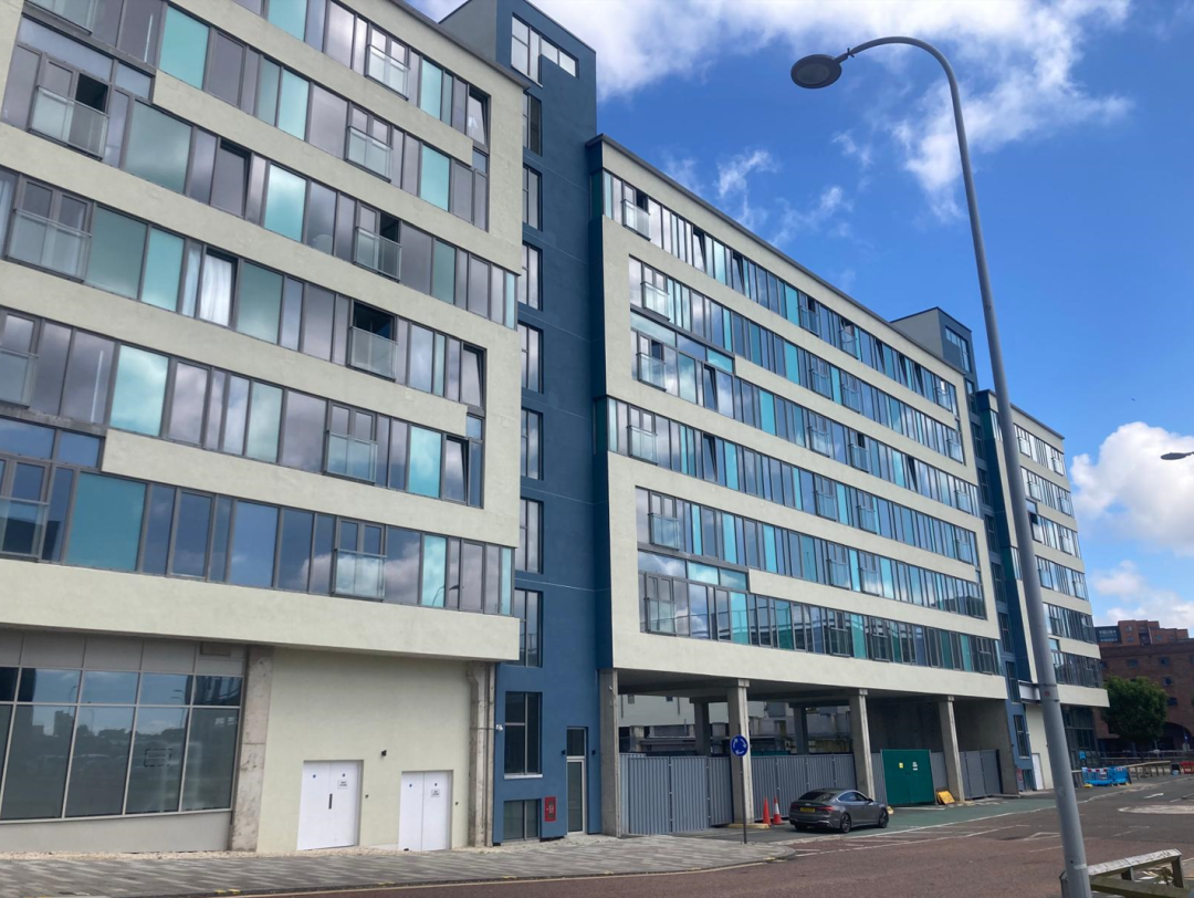2 bedroom Flat For Sale