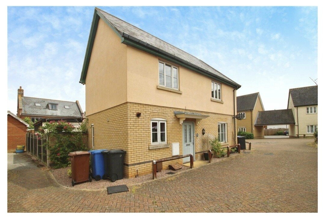 2 bedroom Semi-detached house For Sale