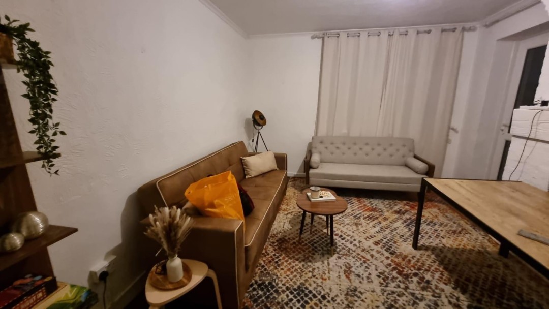 3 bedroom Flat For Sale