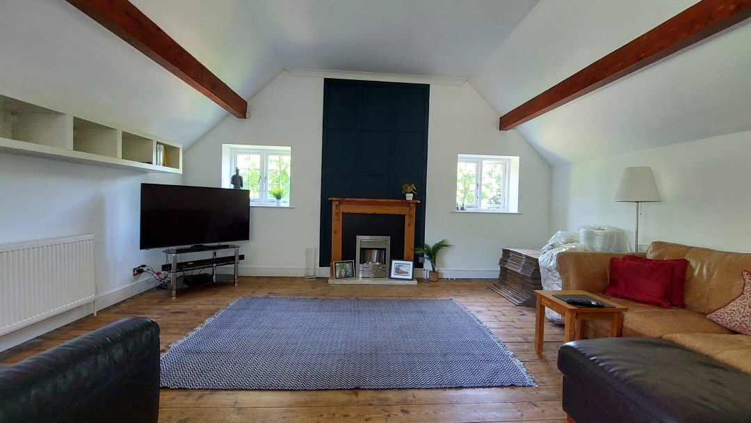 3 bedroom Flat For Sale